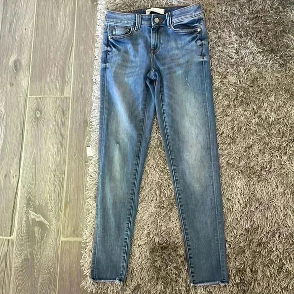 Zara Pants - Zara mid waist jeans